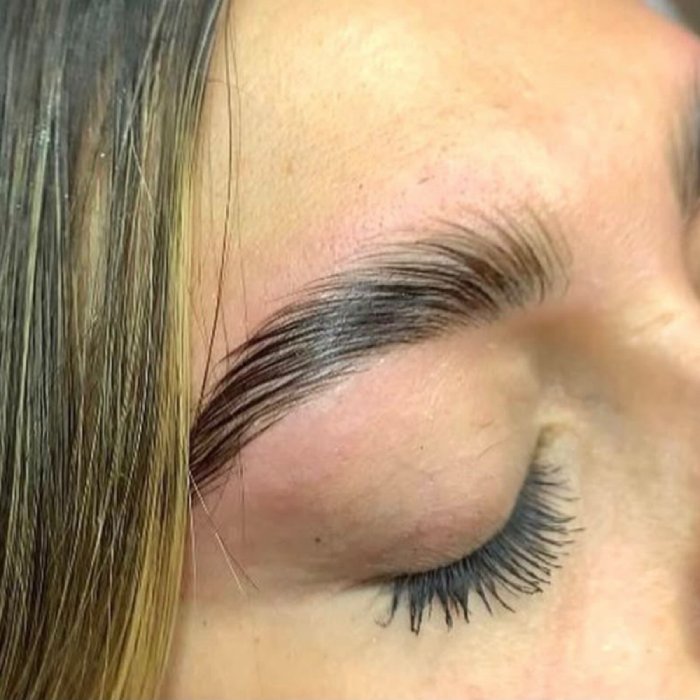 Eyebrow Threading at Metzli Nail Bar & Spa in Temple, PA