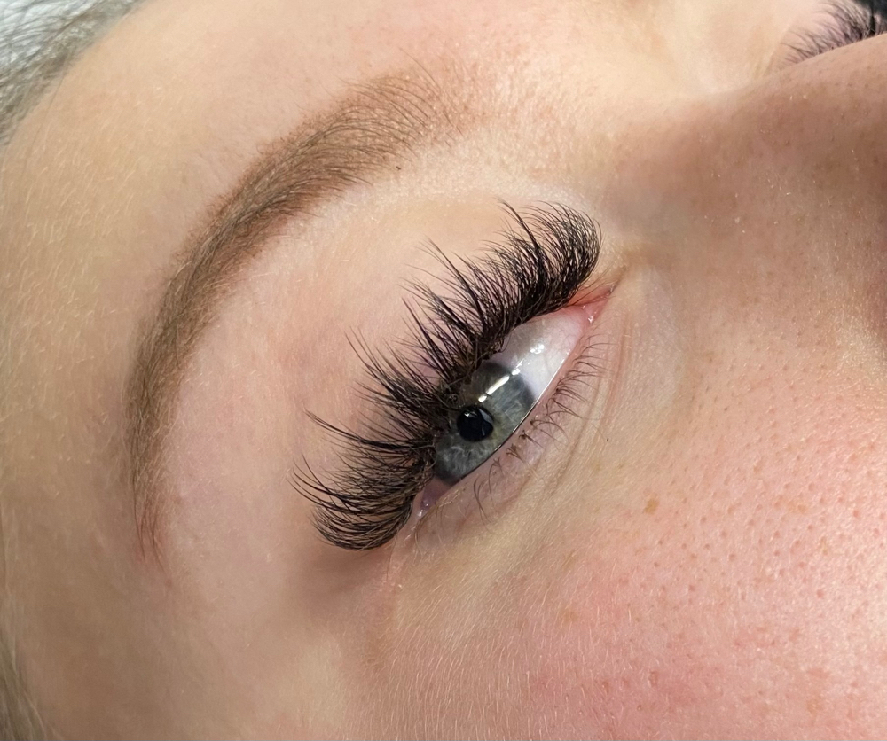 Hybrid Lash Extensions: Full Set