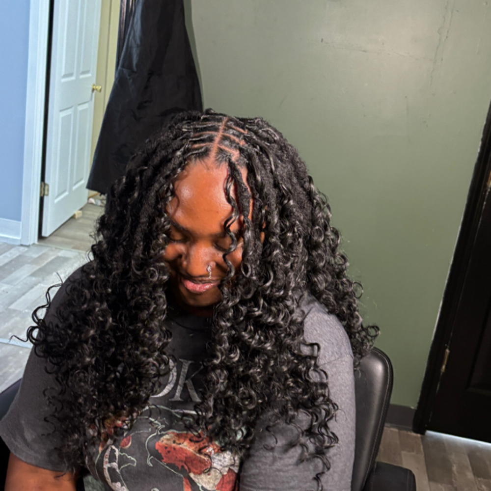 Miracle Knots at Revive Beauty Lounge in Natchitoches, LA