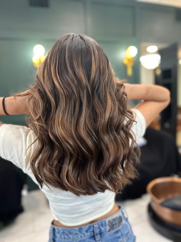 Shampoo /blowdry