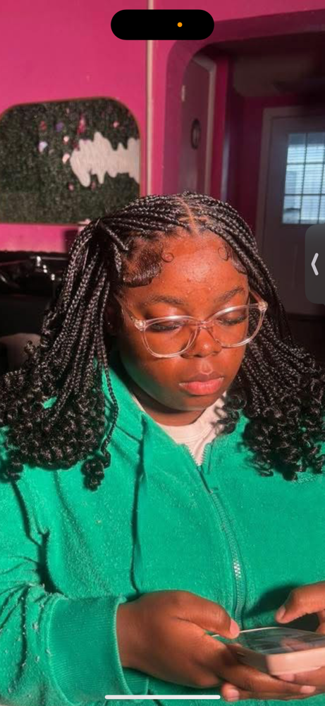 Short Knotless Bob at Hairaffectbyliyah in Temple Terrace, FL