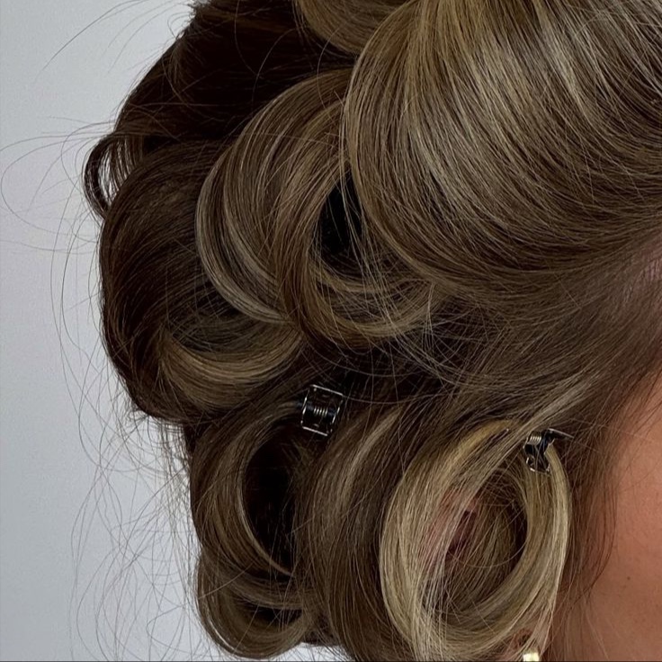 Blow Out at THE  BEAUTY LOUNGE X SAMANTHA in Dallas, TX