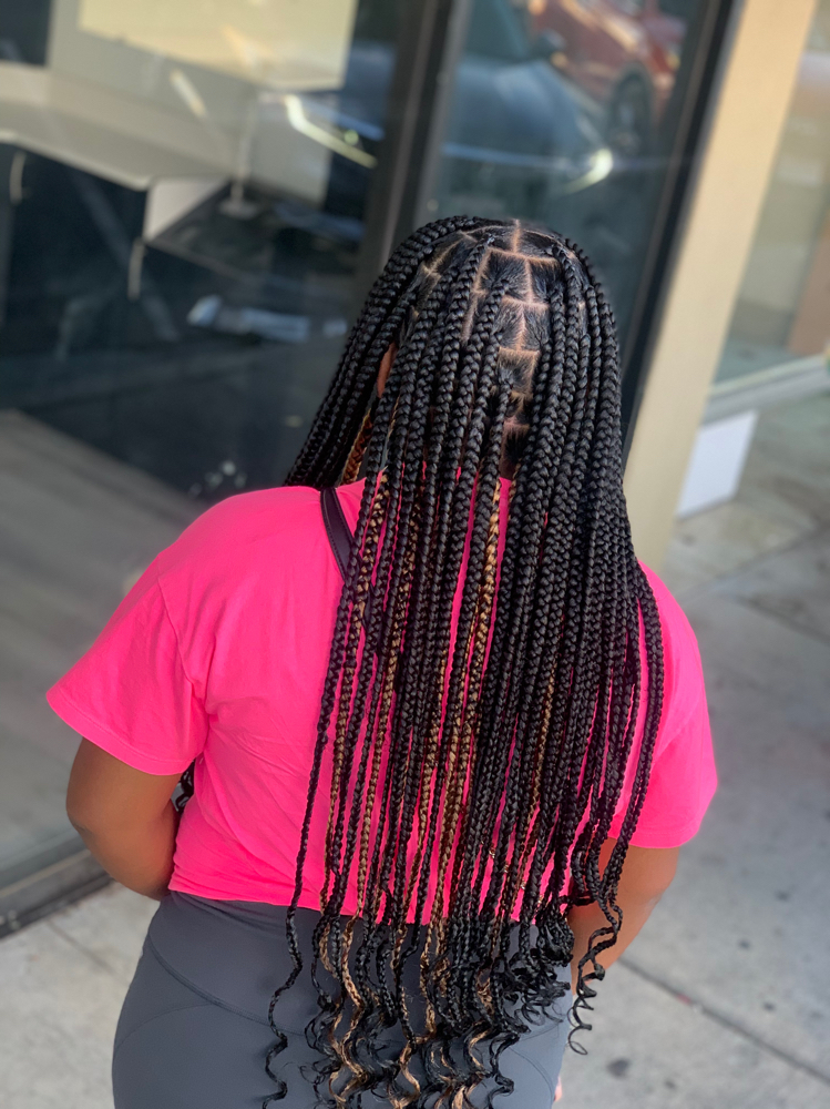 Medium Knotless Box Braids