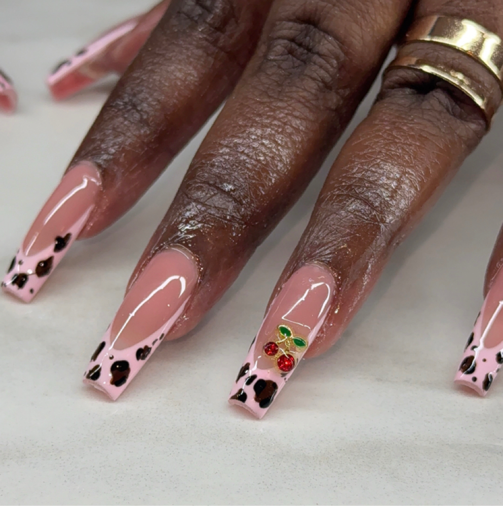Tier 3 : Art Tease at Solly’s Beauty Lounge in Clermont, FL