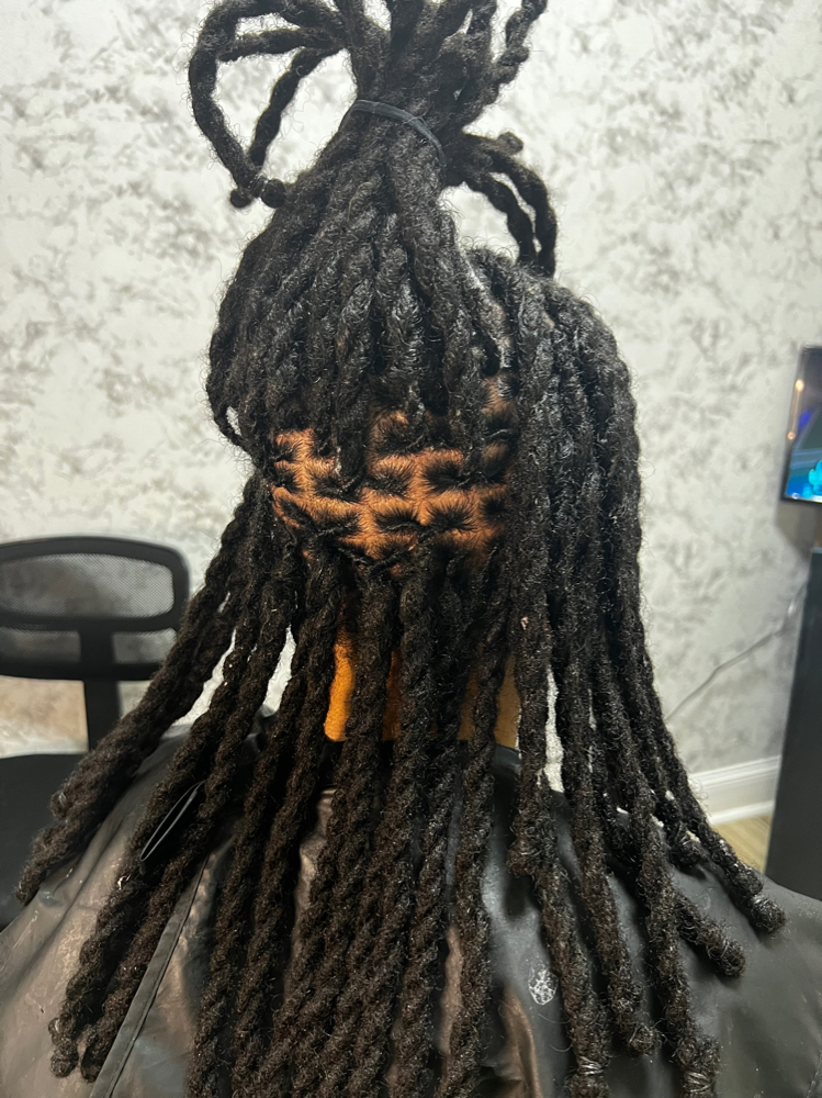 60-100 locs, Up to shoulder length.