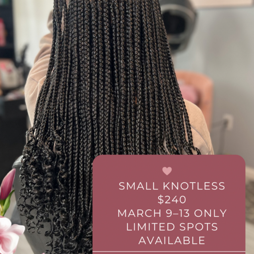 SALE/ small Knotless at Moe’Braids in Hartford, CT