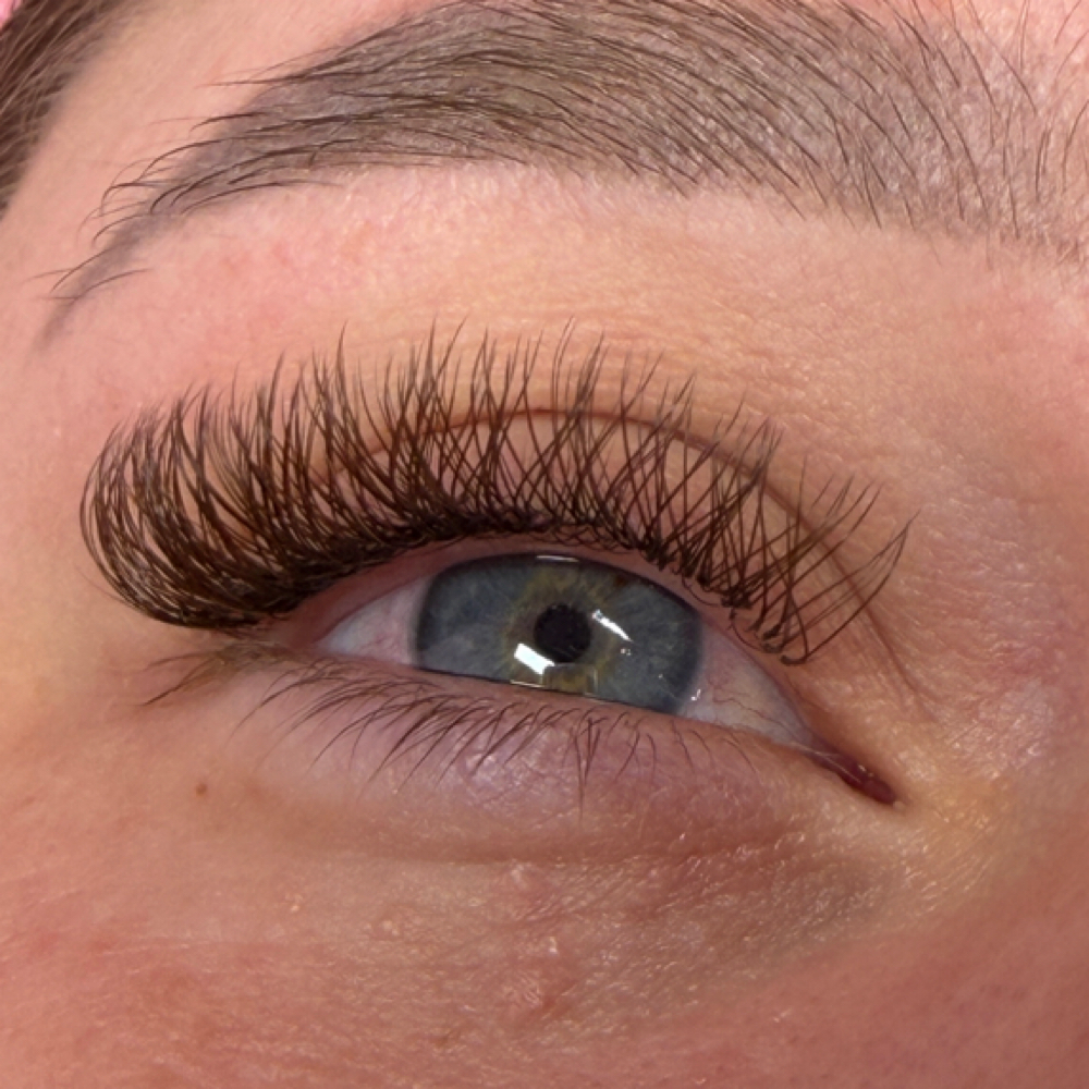 Brown Lashes Full Set at NT Beauty Artist in North Bergen, NJ