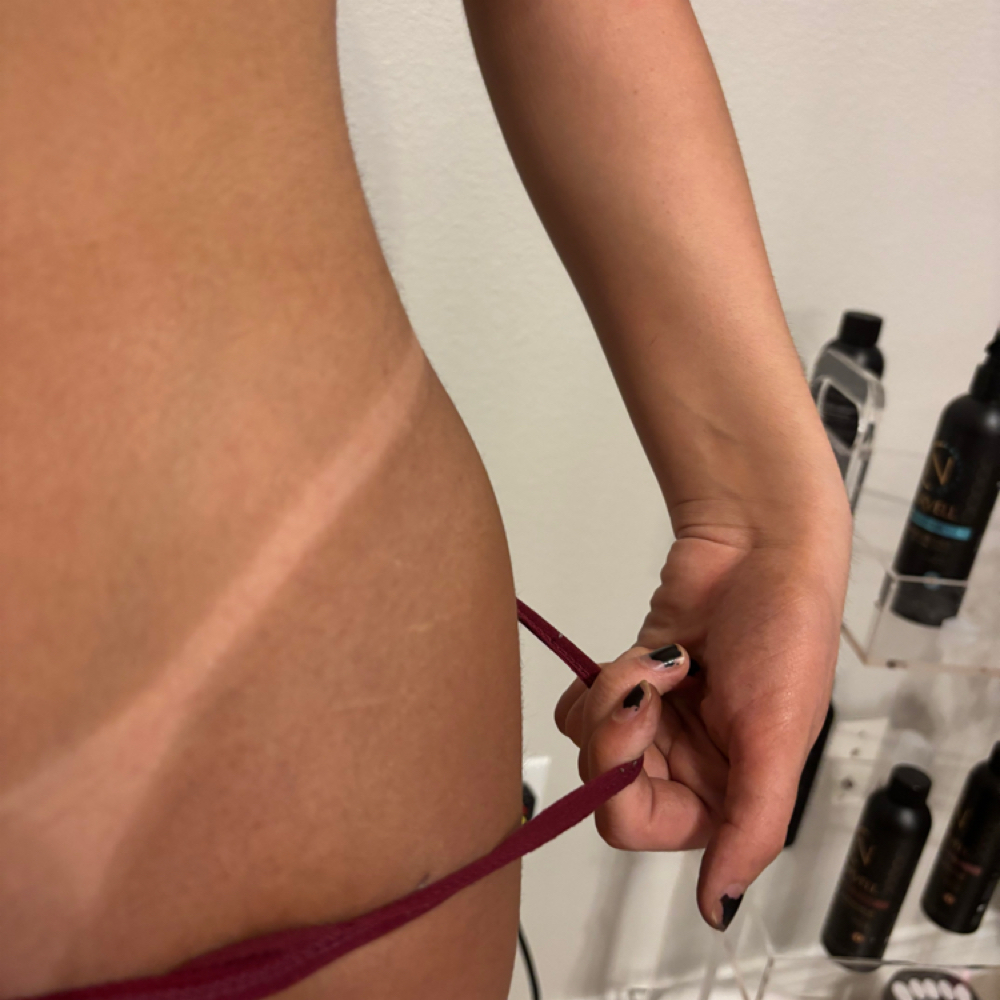 spray tan at Kaylee’s Kuts in Colbert, OK