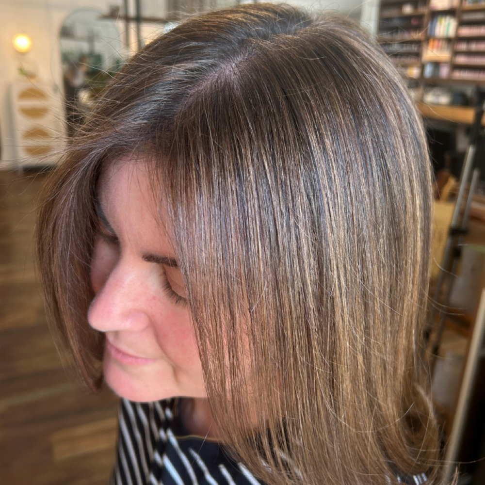 Root Retouch at Kennacolorcuts in Tampa, FL