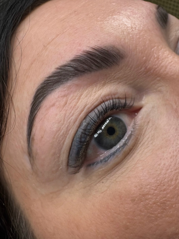 Brow Lamination & Tint