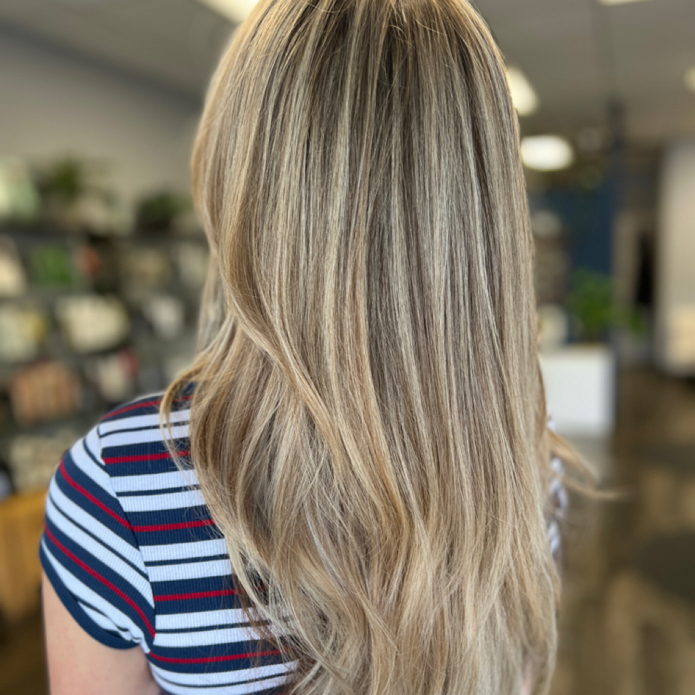 Foil/ Highlight at Strawberry Sage Salon in San Antonio, TX