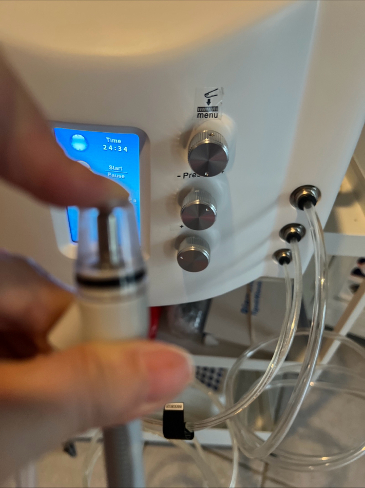 Diamond Hydrofacial