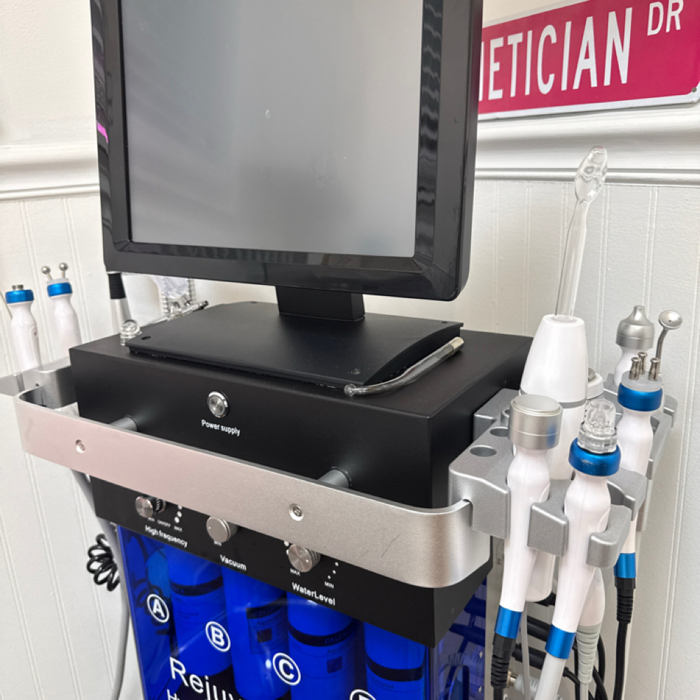 Signature Forever Hydrafacial at Forever Young By Andrea in Deer Park, NY