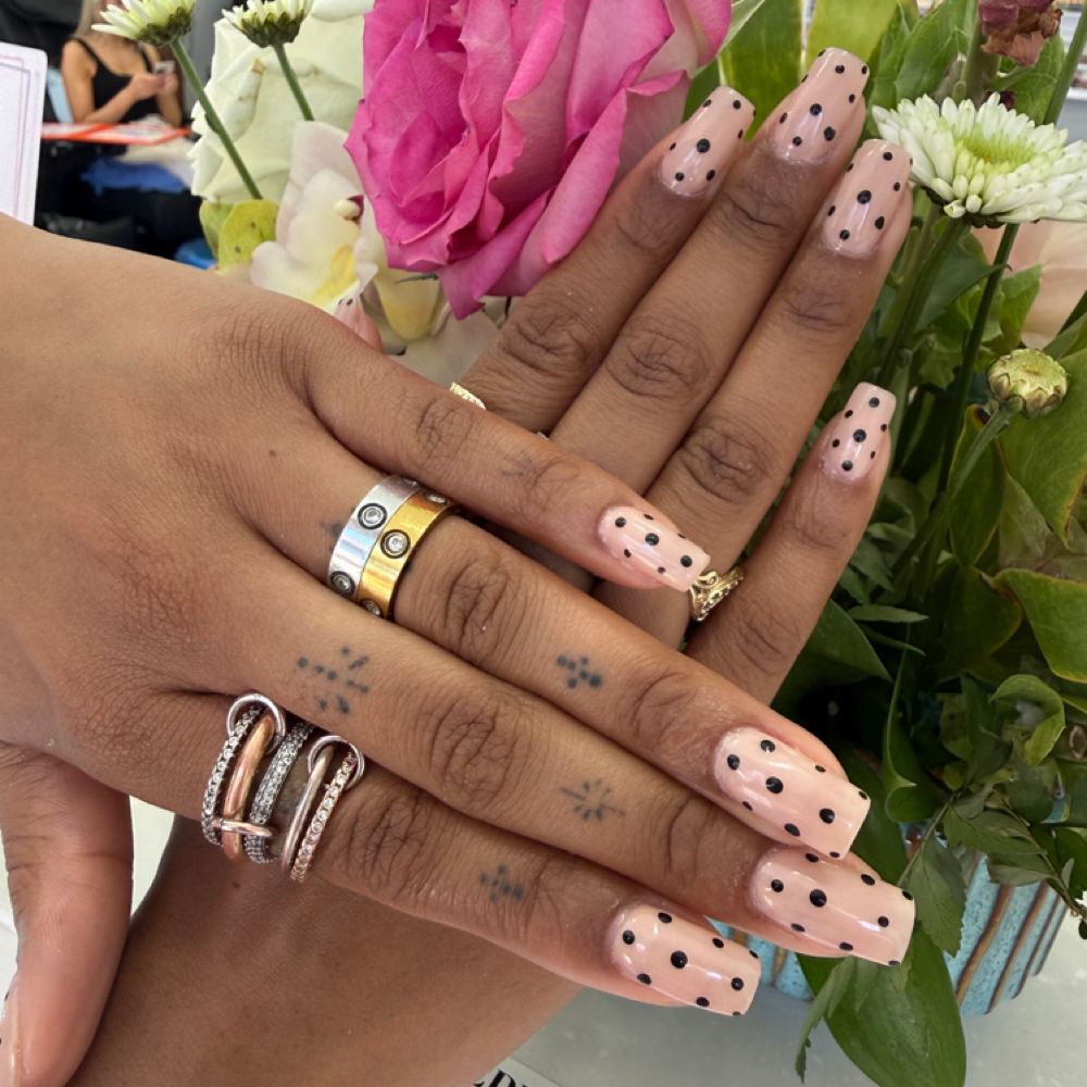 Arclyric ( Short ) at GOLD NAIL BAR in Los Angeles, CA