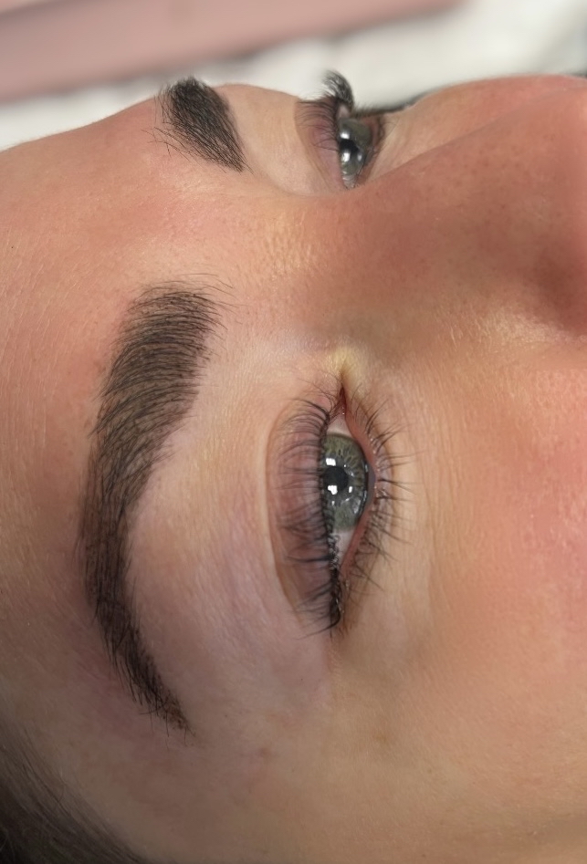 Lash lift And tint With Brow Tint