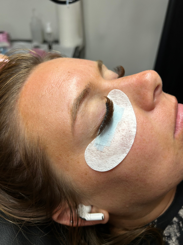 Hybrid Light volume 2-3 Week Fill at Intimate Lash Room LLC in Gary, IN