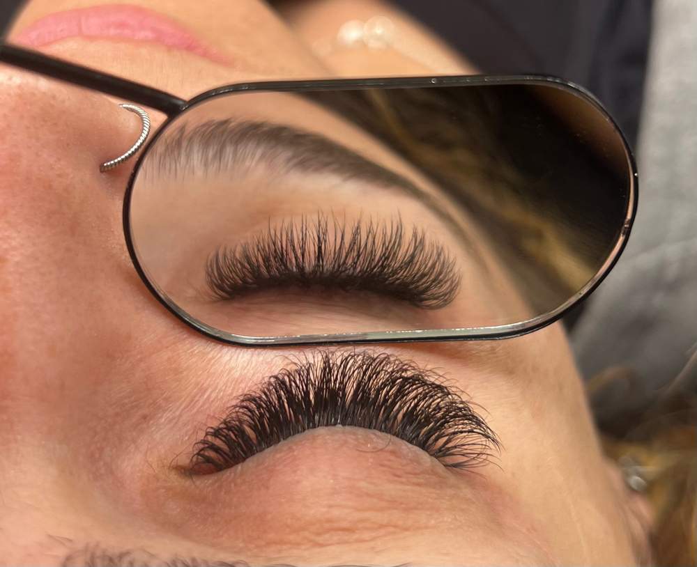 Hybrid Full Set (New Set/ 4+ Weeks) at The Lash Room LV in Las Vegas, NV