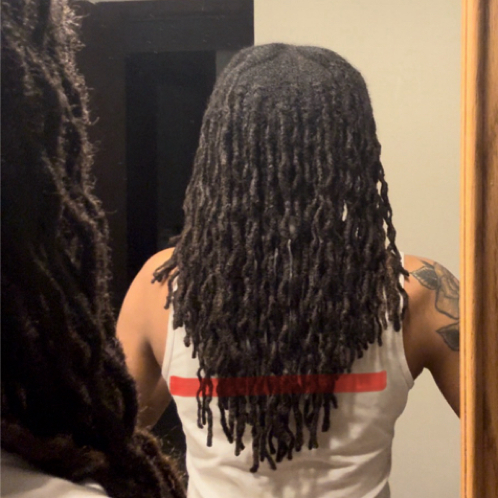 Loc Trim at 4reign Beauty © in Mequon, WI