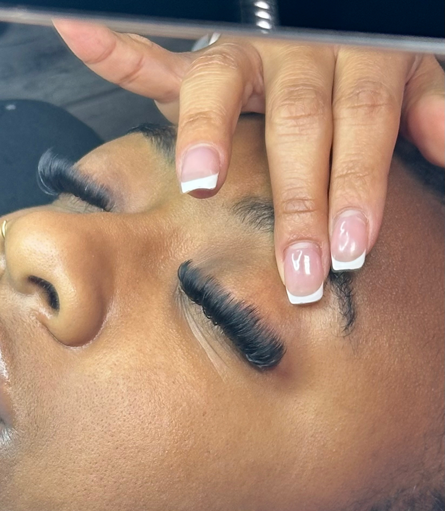 Mega Volume Lashes