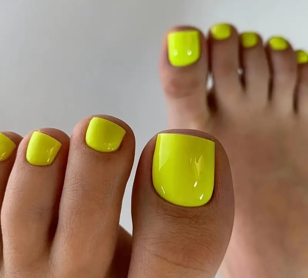 Toenails polish change