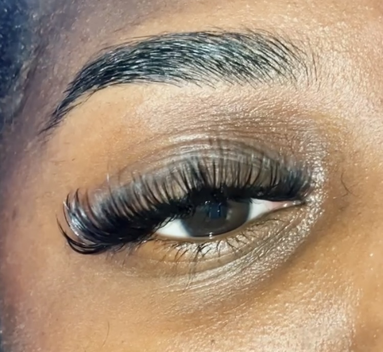 Hybrid Full Set Lash Extensions