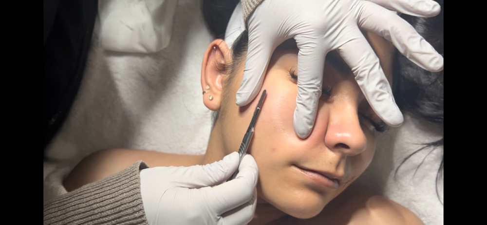 Deluxe Dermaplane Treatment