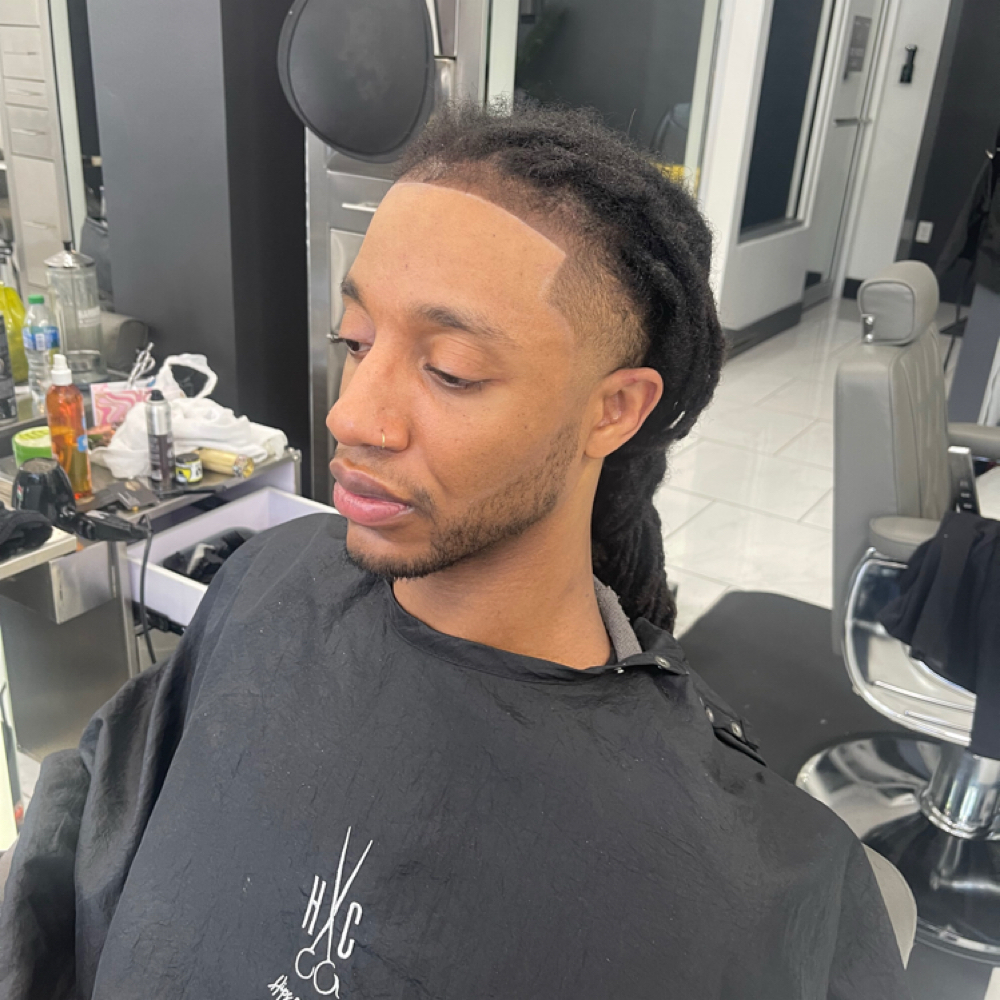 Women/men Hair cut at iSlay Beauty Bar in Atlanta, GA