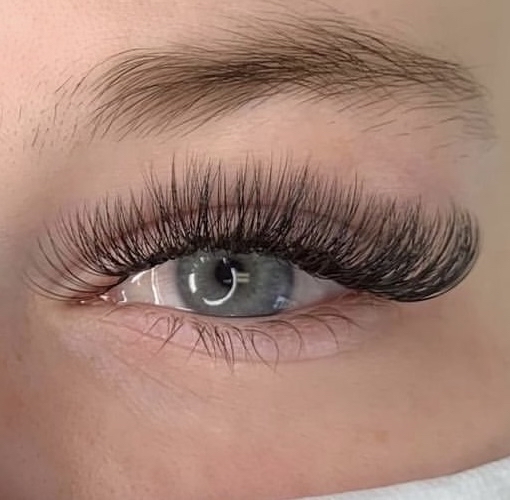 Hybrid Lashes