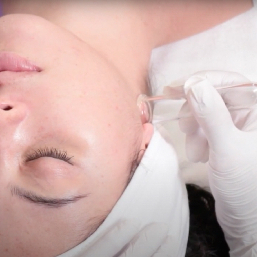 Lymphatic Drainage Facial