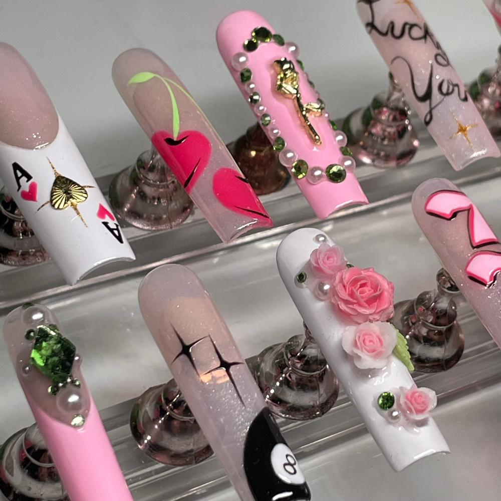*ARTSY* Press On Nails