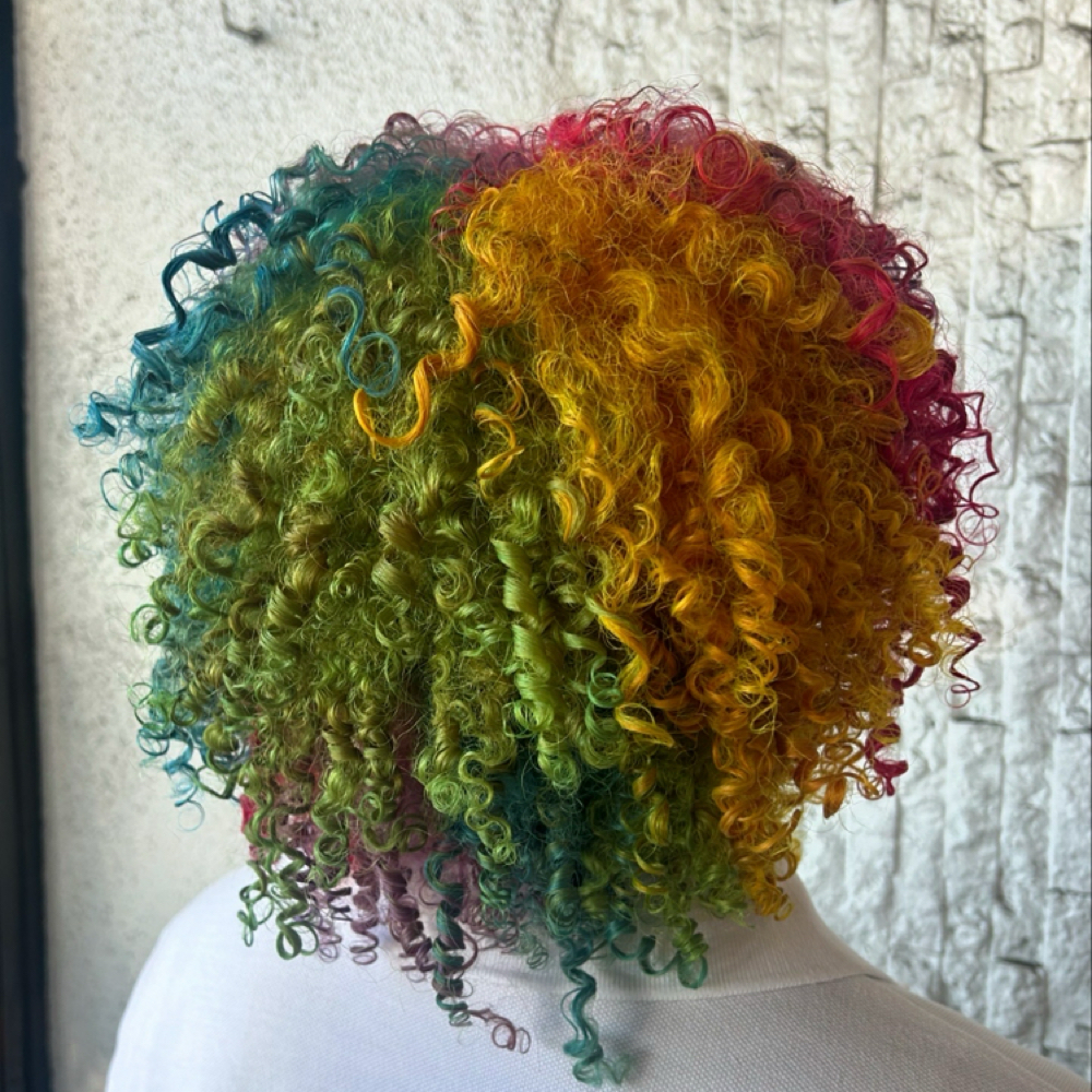 Custom Color at Cuts By Cookie in Glendale, CA