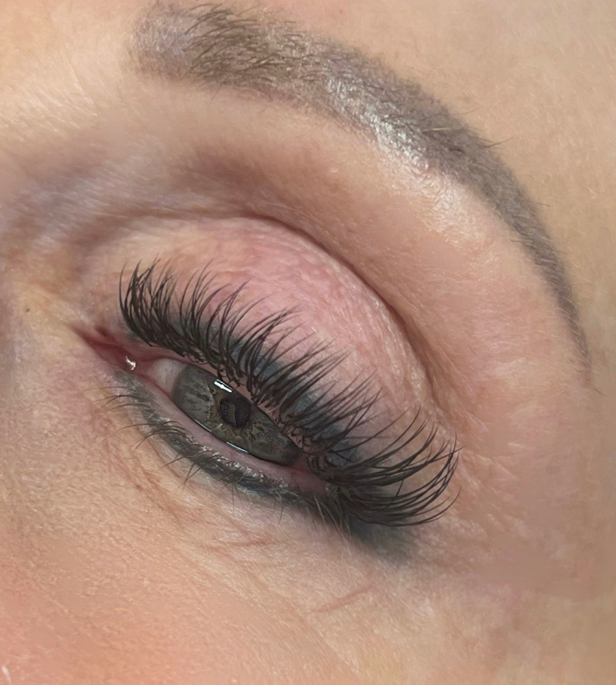 Classic Touch Up at The Lash Room LV in Las Vegas, NV