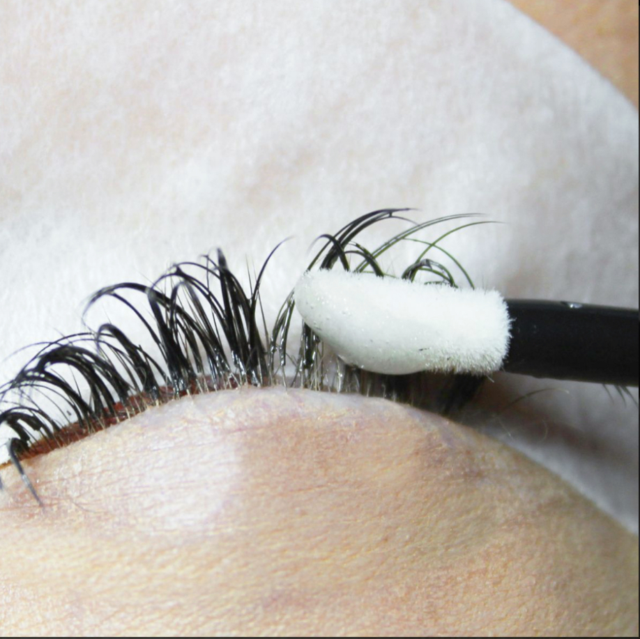 Lash Removal at Luna Vita Esthetics in Lowell, AR