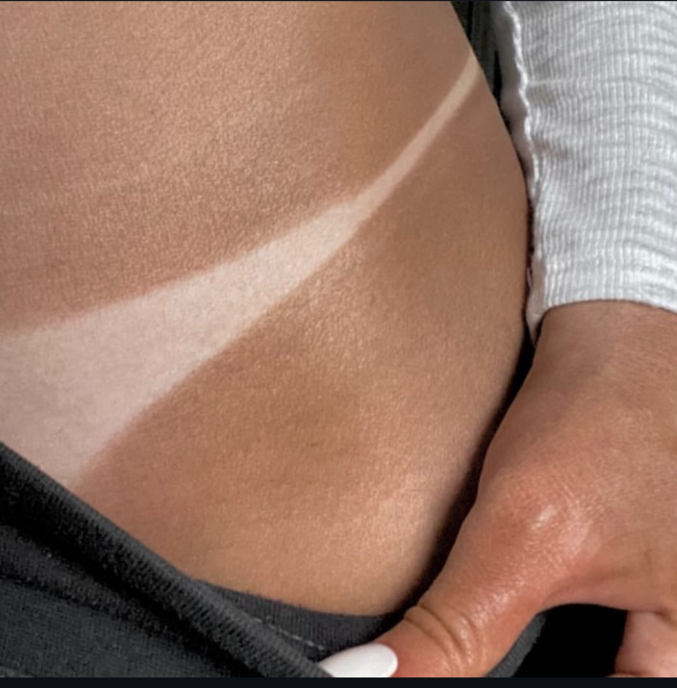 Custom Spray tan at The Babe Cave in Tuscumbia, MO