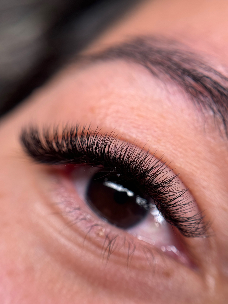 3D Lash extensions at Your.lashpro Julia in Pensacola, FL