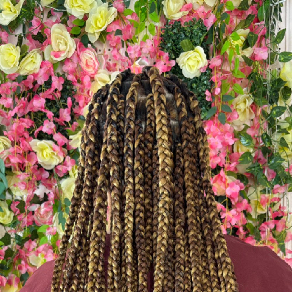 Bob Braids (A Los Hombros) at Yanelis  Braids in Port Richey, FL