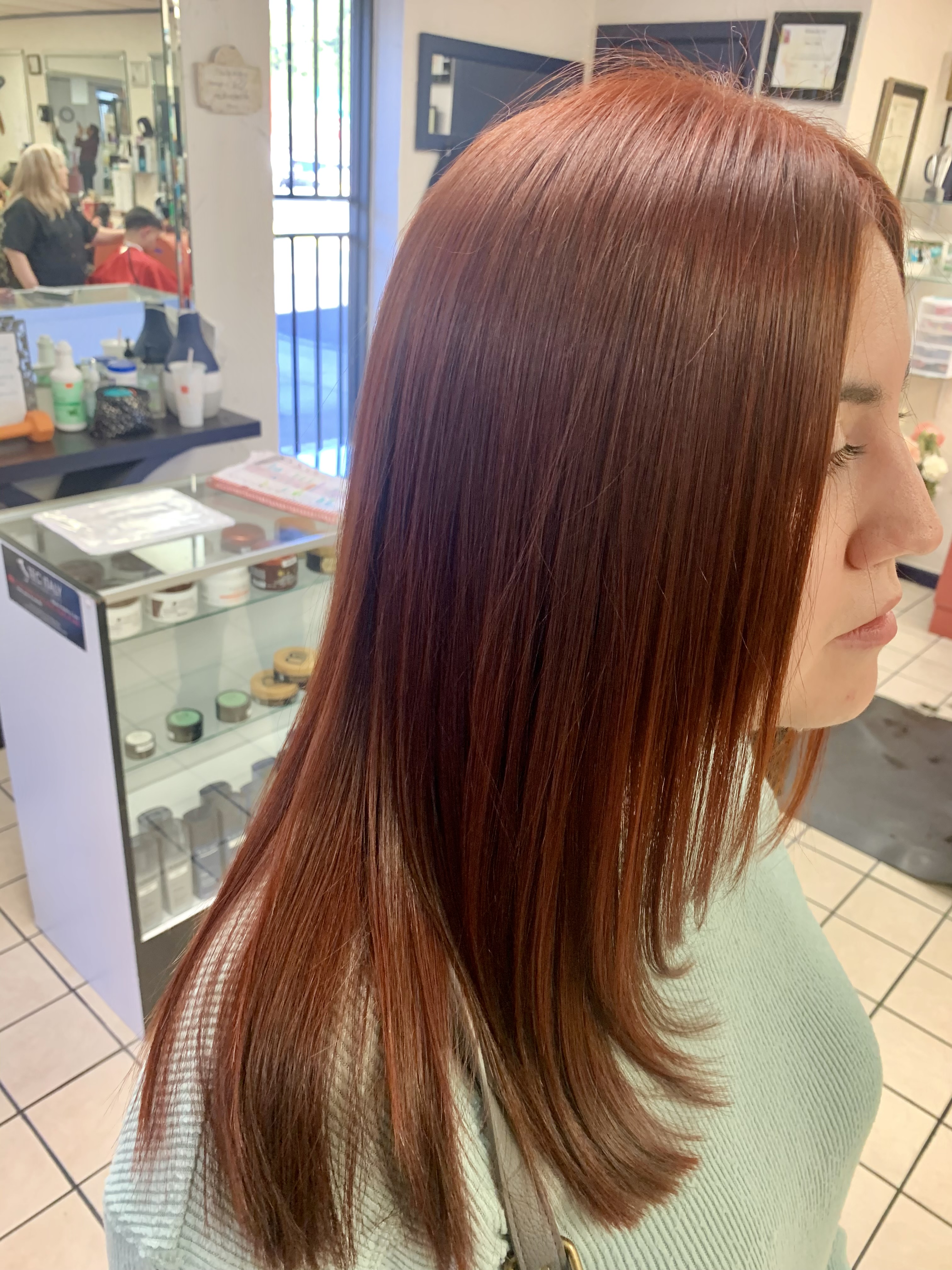 Woman’s Haircut/ Corte de mujer