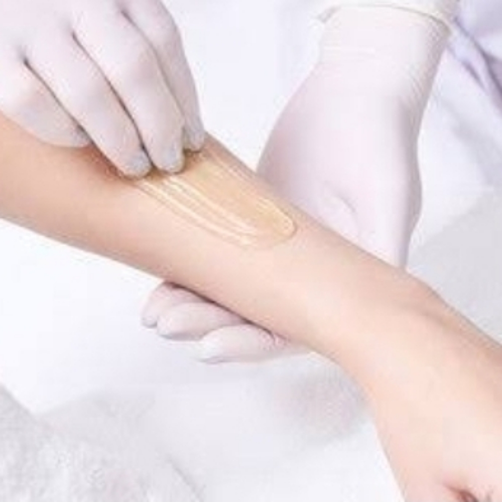 Full Arm Waxing at De lux beauty bar in New York, NY