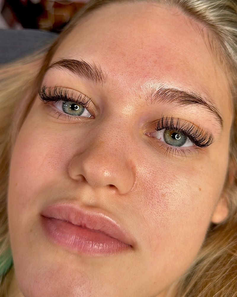 Hybrid Lash Full Set at Ry’s Lounge in Mesa, AZ