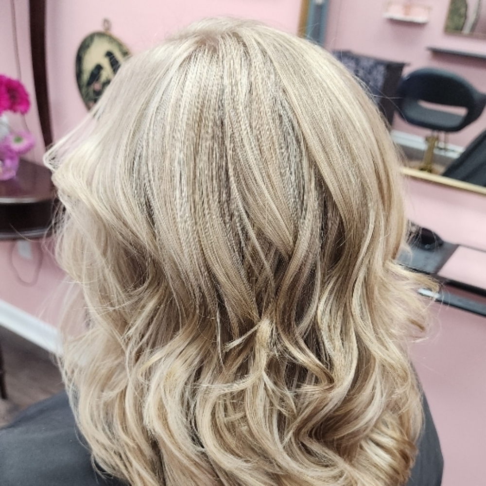 Full Foil at Martha's Booking Site- Raven and Rose Beauty Parlour in Chaska, MN