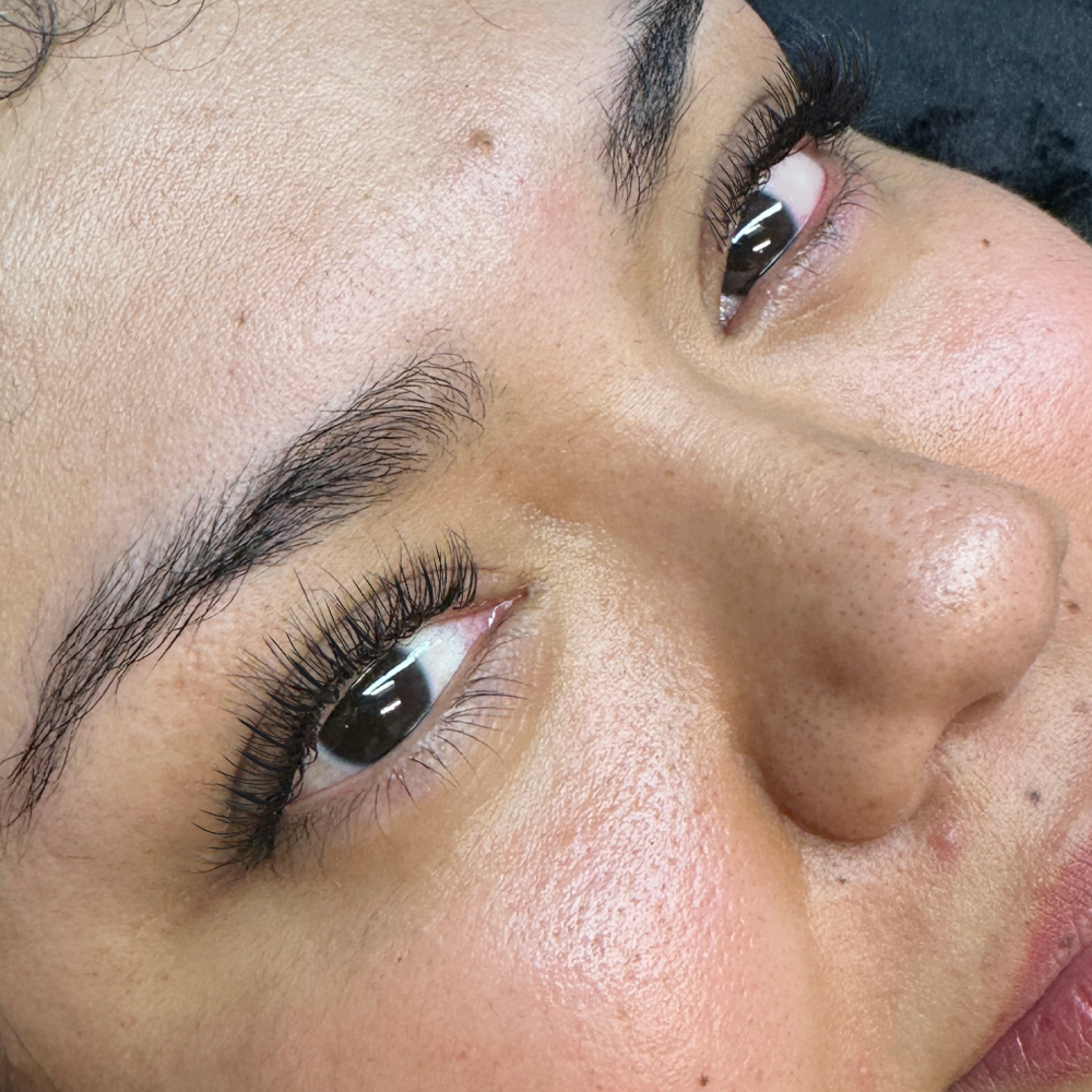 Retoque de Extension de Pestañas at Saya Style in Austin, TX