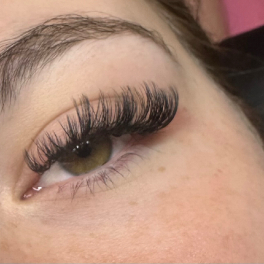 Hybrid Lash Extension Set at Lash & Tell in Indianapolis, IN