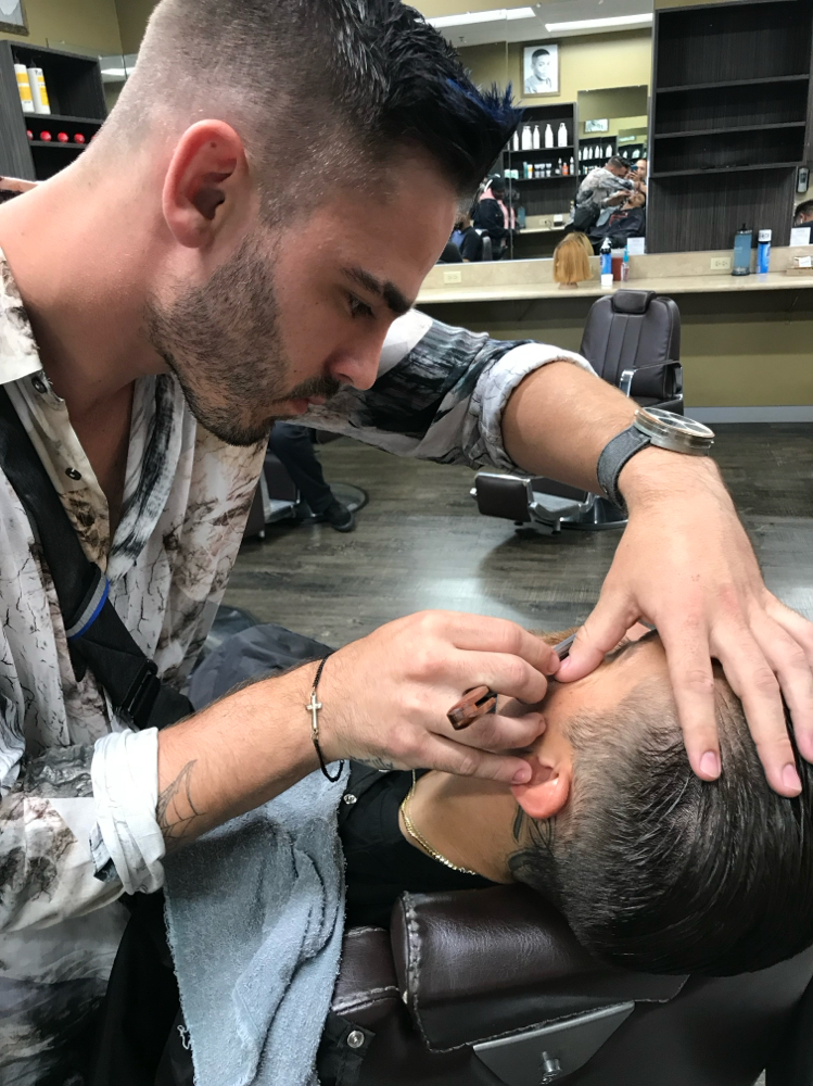 Barber: Hot Towel Shave