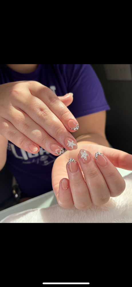 Designs On 3-4 Nails On Both Hands at Taylor Adams in Dodge City, KS