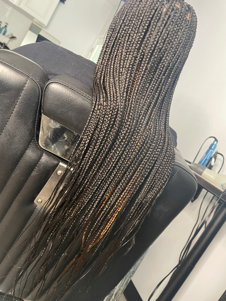Medium Knotless Braids