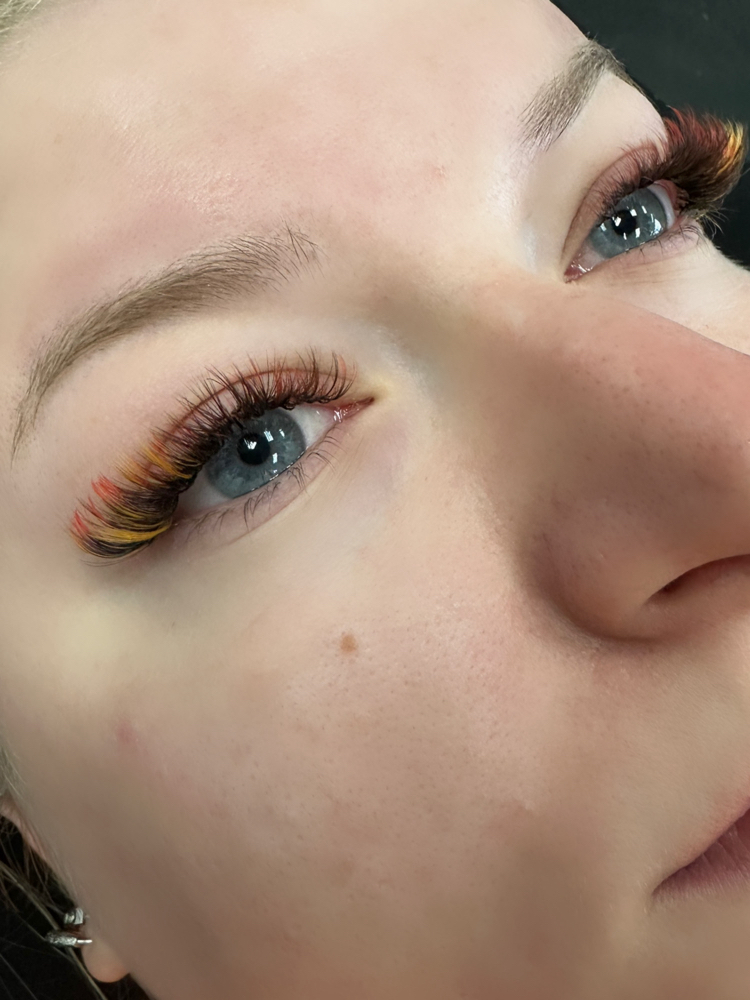 Pumpkin Fall Lash Model