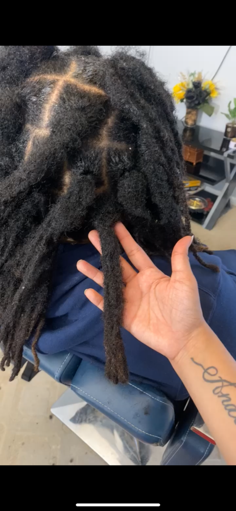 Wicks Touch Up at Estrebeautyy in Columbia, MO