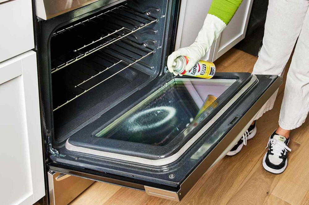 Interior Stove Cleaning at Luxury Texas Cleanings Co. in Carrizo Springs, TX