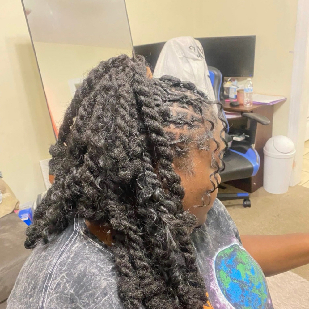 Invisible Locs at The Grace Effect