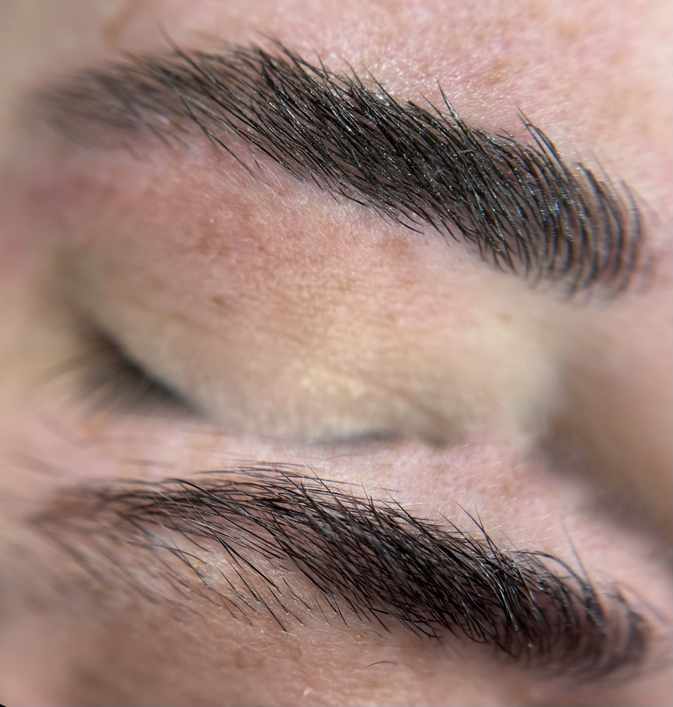 Eyebrows clean up